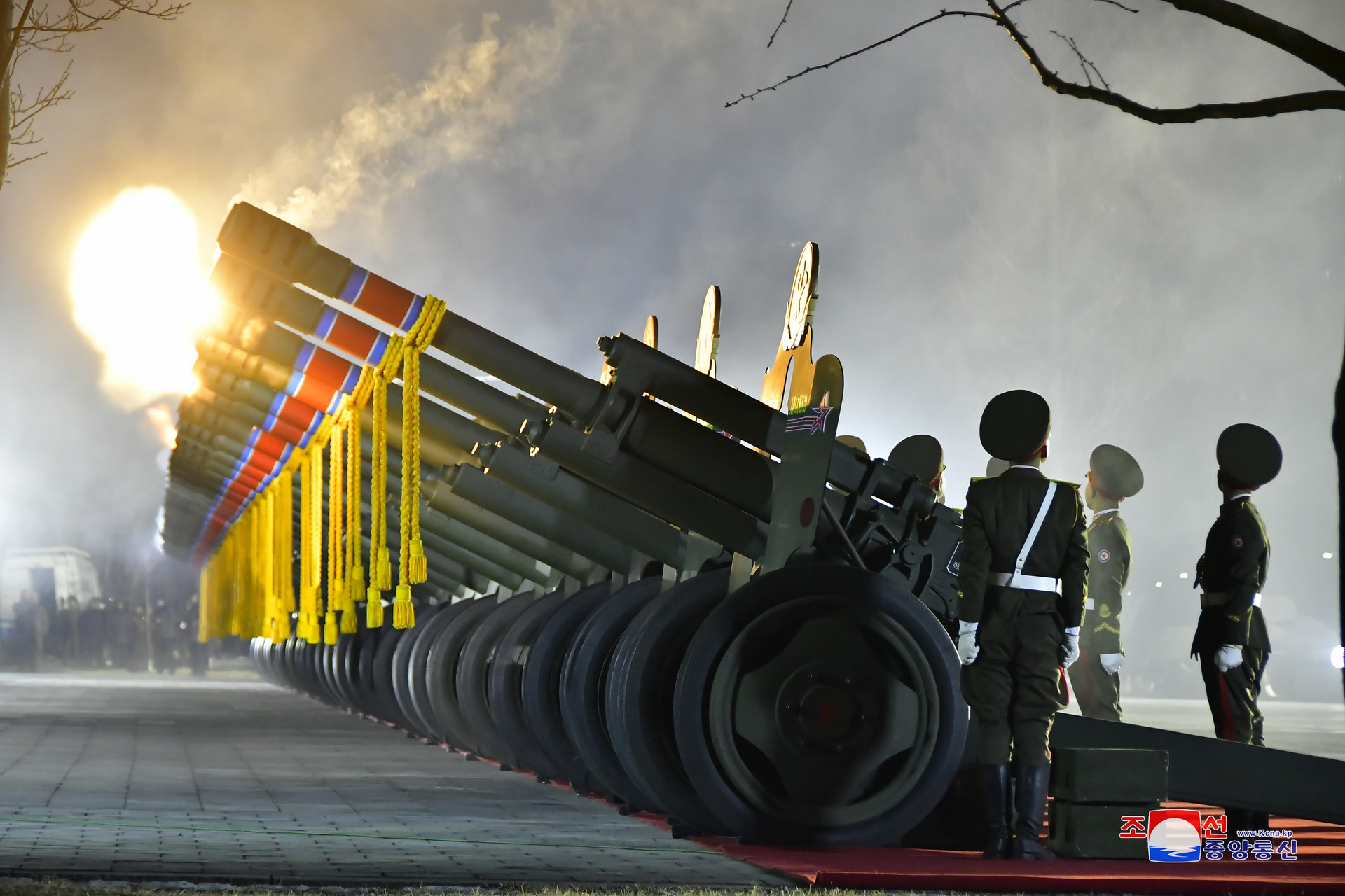 Ảnh: Dàn khí tài hoành tráng trong lễ duyệt binh Triều Tiên kỷ niệm đại hội đảng - 7