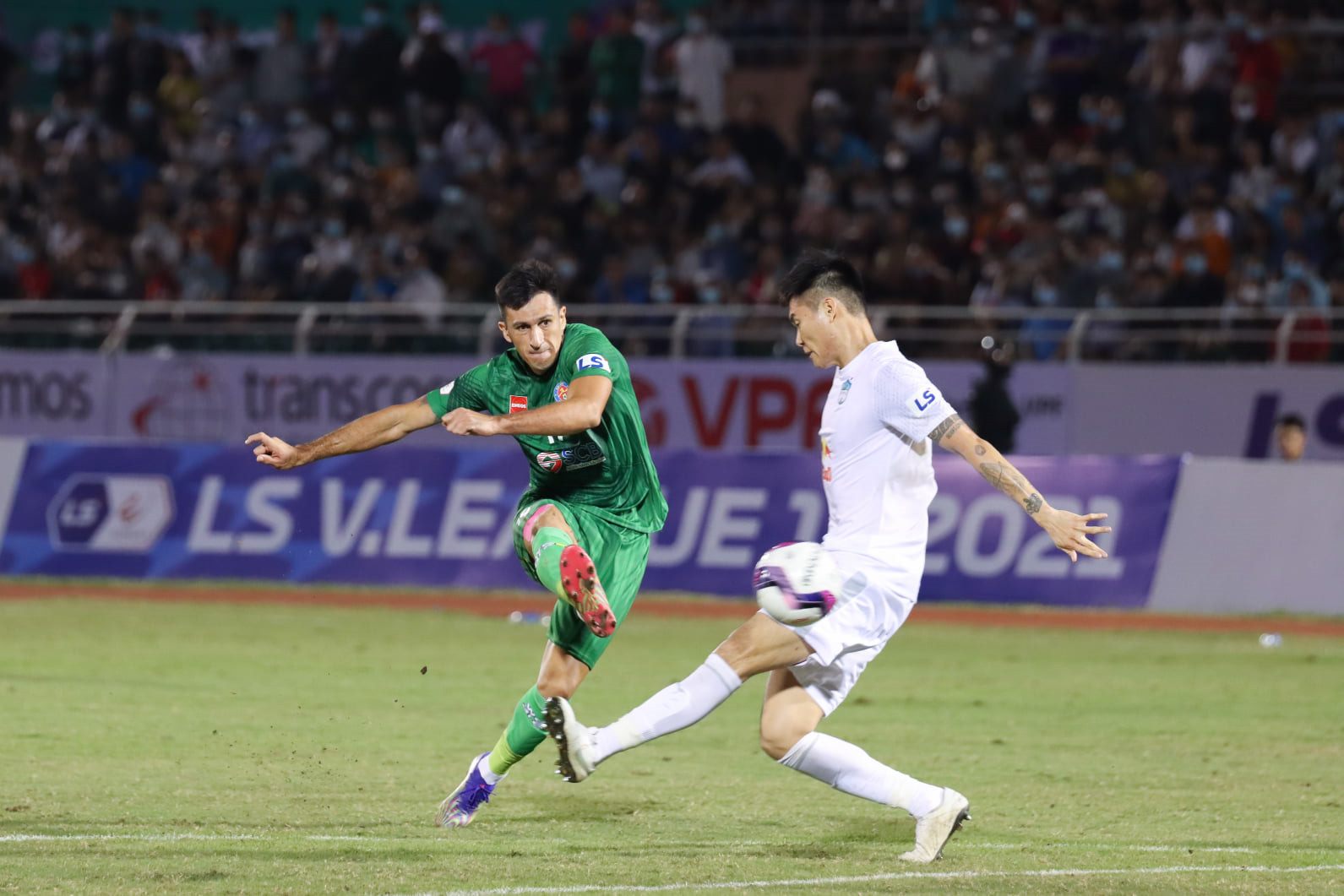 HAGL thua Sài Gòn FC, Kiatisak chỉ tiếc 1 sai lầm - 1