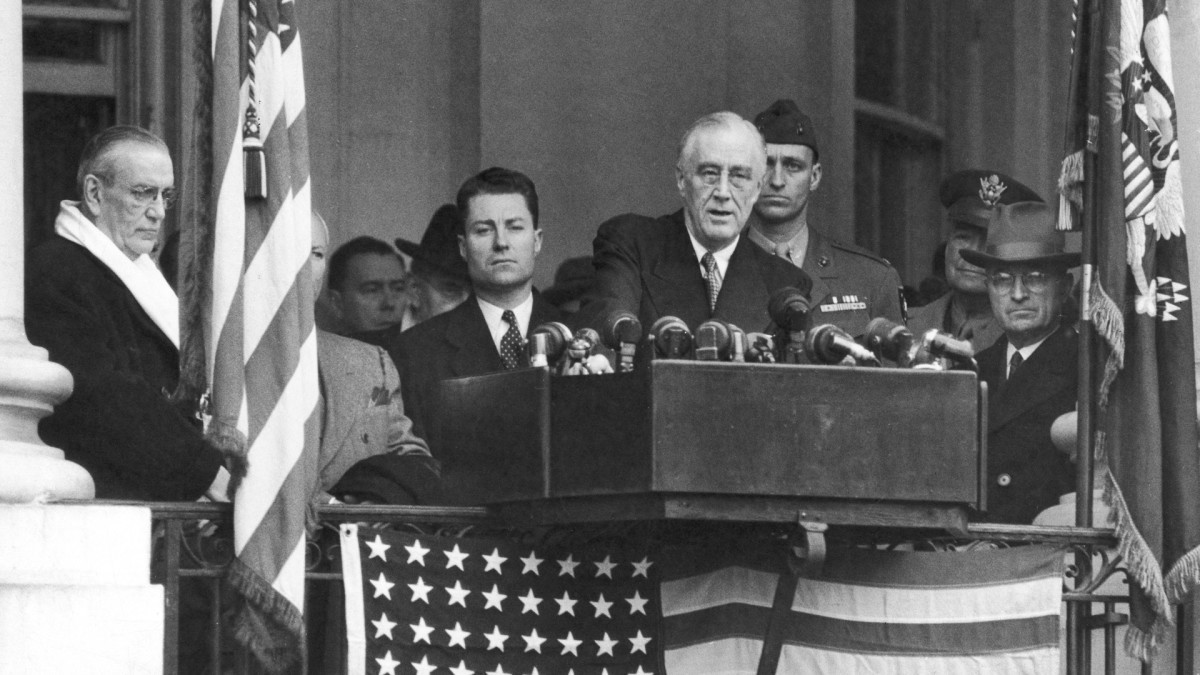 Lễ nhậm chức năm 1945 của Franklin Roosevelt đặc biệt ở chỗ đó là lần thứ 4 ông tuyên thệ nhậm chức tổng thống Mỹ và cũng là buổi lễ ngắn gọn nhất, chỉ diễn ra trong vòng 15 phút. Ảnh: Getty