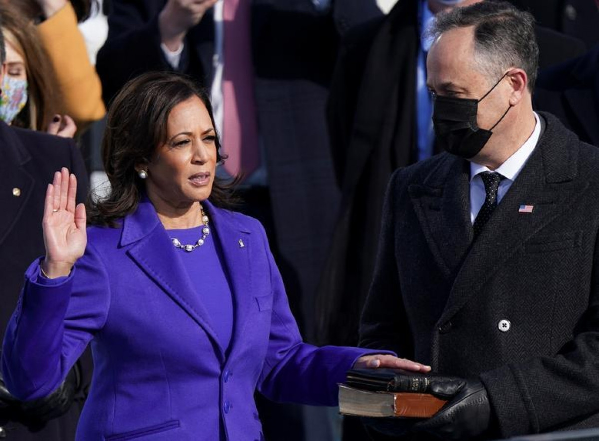 Bà Kamala Harris tuyên thệ nhậm chức Phó Tổng thống Mỹ. Ảnh: Reuters