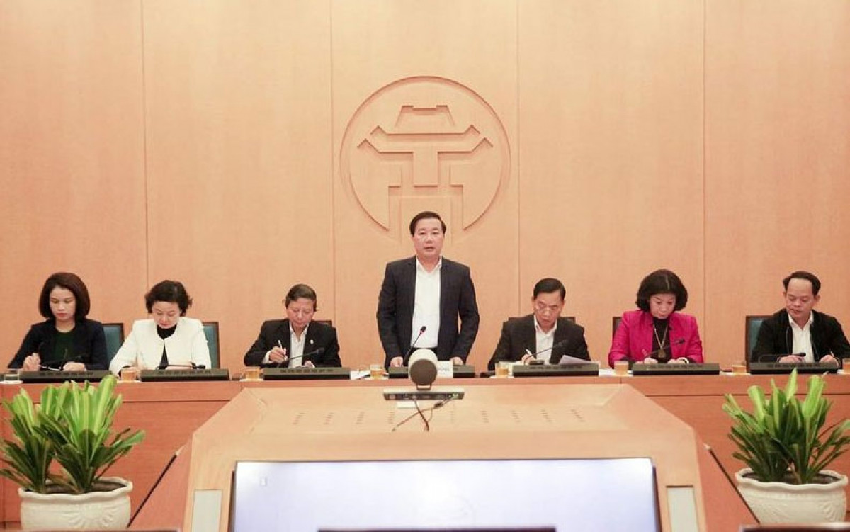 Phó Chủ tịch UBND Thành phố Hà Nội Chử Xuân Dũng yêu cầu xử phạt nghiêm các đơn vị không thực hiện nghiêm các biện pháp phòng dịch tối thiểu.