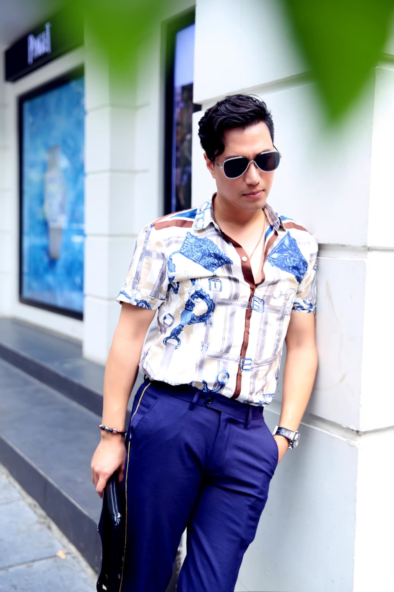 Phong cách thời trang khi lịch lãm, lúc lòe loẹt của Việt Anh - 10