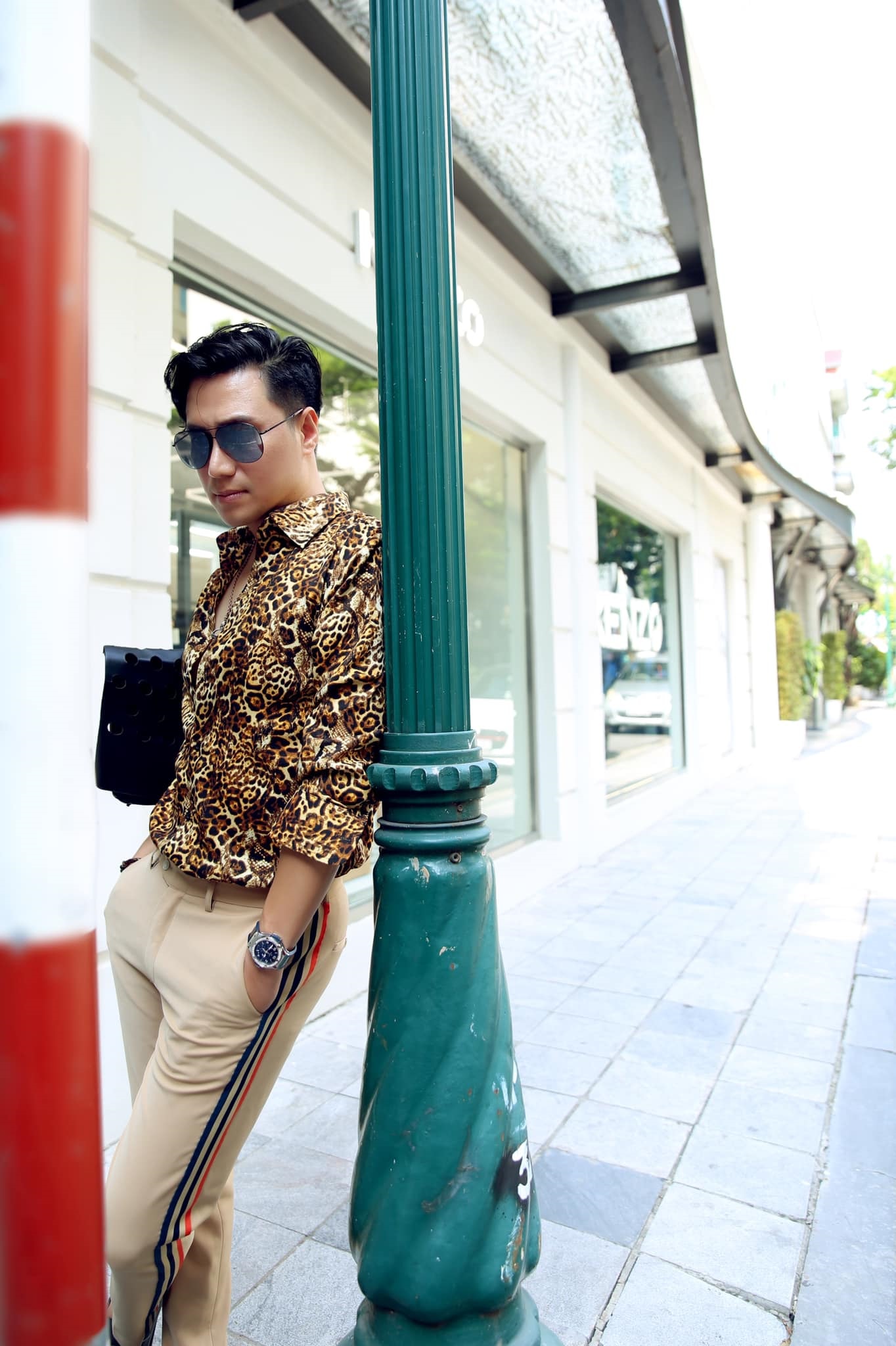 Phong cách thời trang khi lịch lãm, lúc lòe loẹt của Việt Anh - 9
