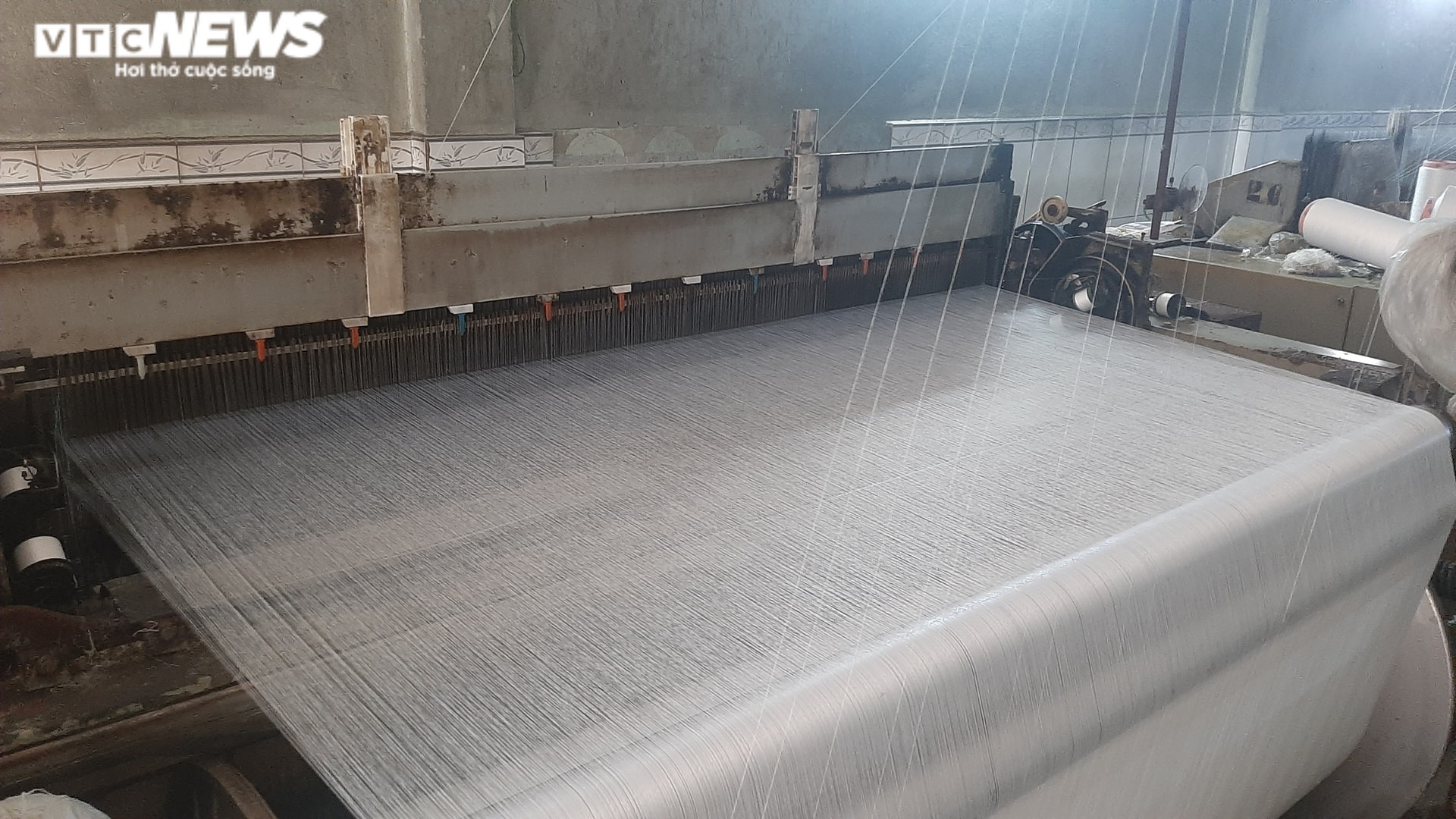 Ảnh: Những xưởng dệt vải cuối cùng ở Sài Gòn - 8