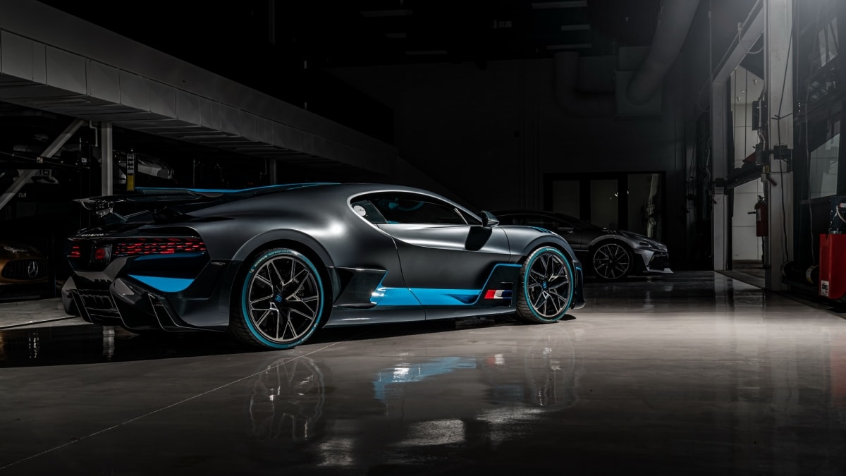 Ngắm bộ ba Bugatti Divo giá gần 20 triệu USD - 10