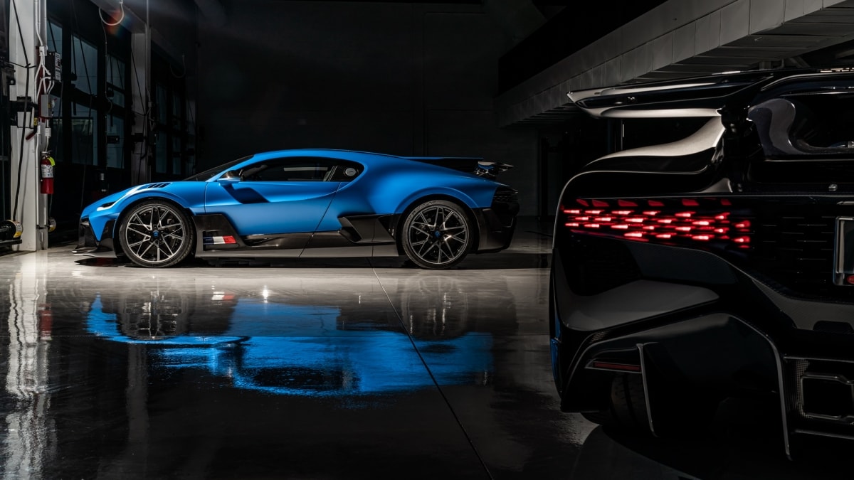 Ngắm bộ ba Bugatti Divo giá gần 20 triệu USD - 12