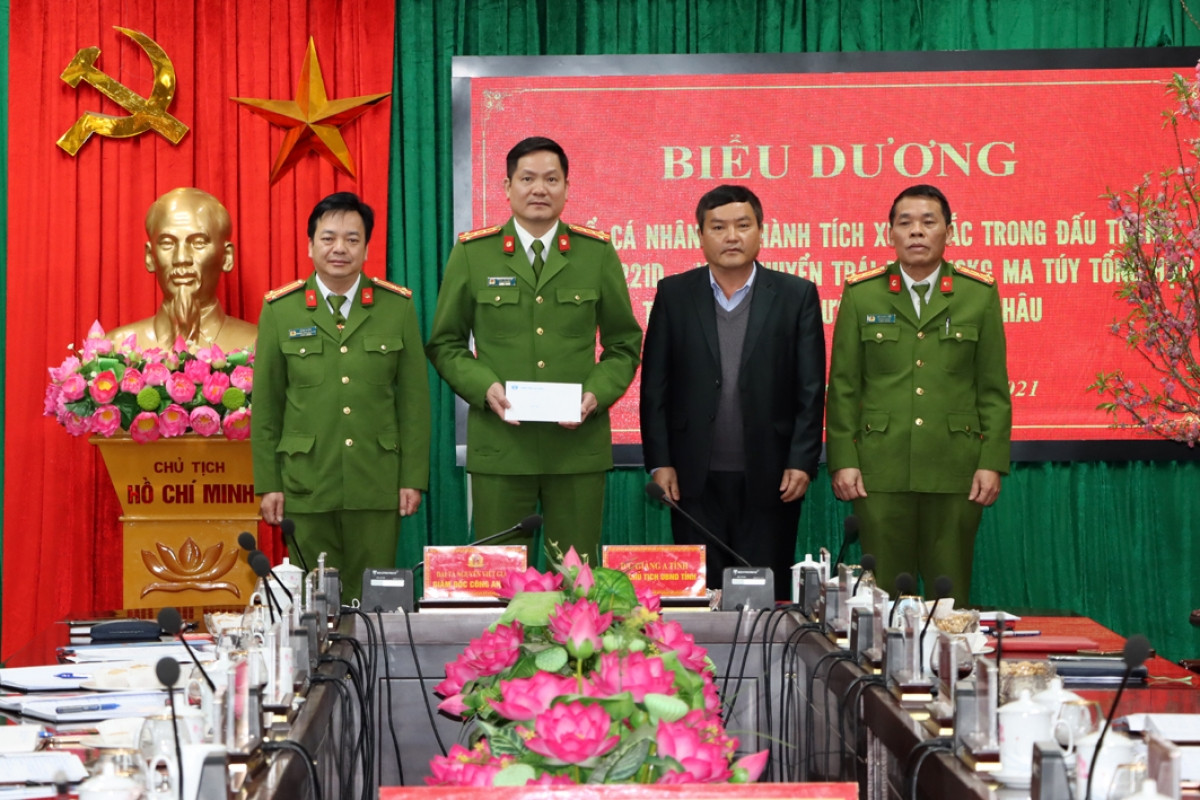 Đây là chuyên án ma túy dạng đá lớn nhất từ trước tới nay bị triệt phá và nhận được lời chúc mừng, động viên, thưởng nóng của lãnh đạo UBND tỉnh Lai Châu