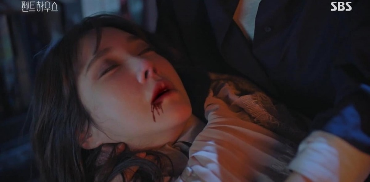 Trước đó ở phần 1, nhân vật của Lee Ji Ah bất ngờ bị sát hại trong sự ngỡ ngàng của người xem.