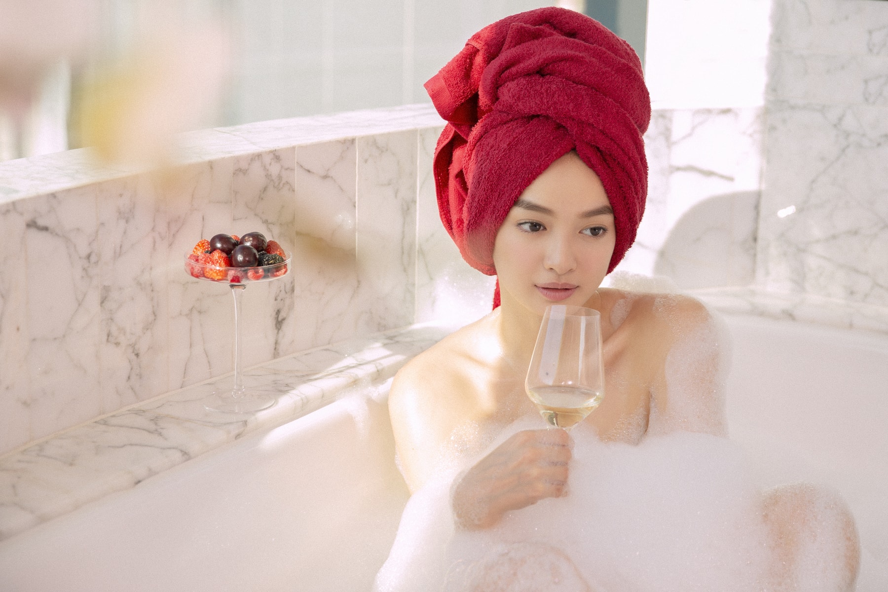 5 cảnh quay nóng bỏng của Kaity Nguyễn trong 'Gái già lắm chiêu V' - 1