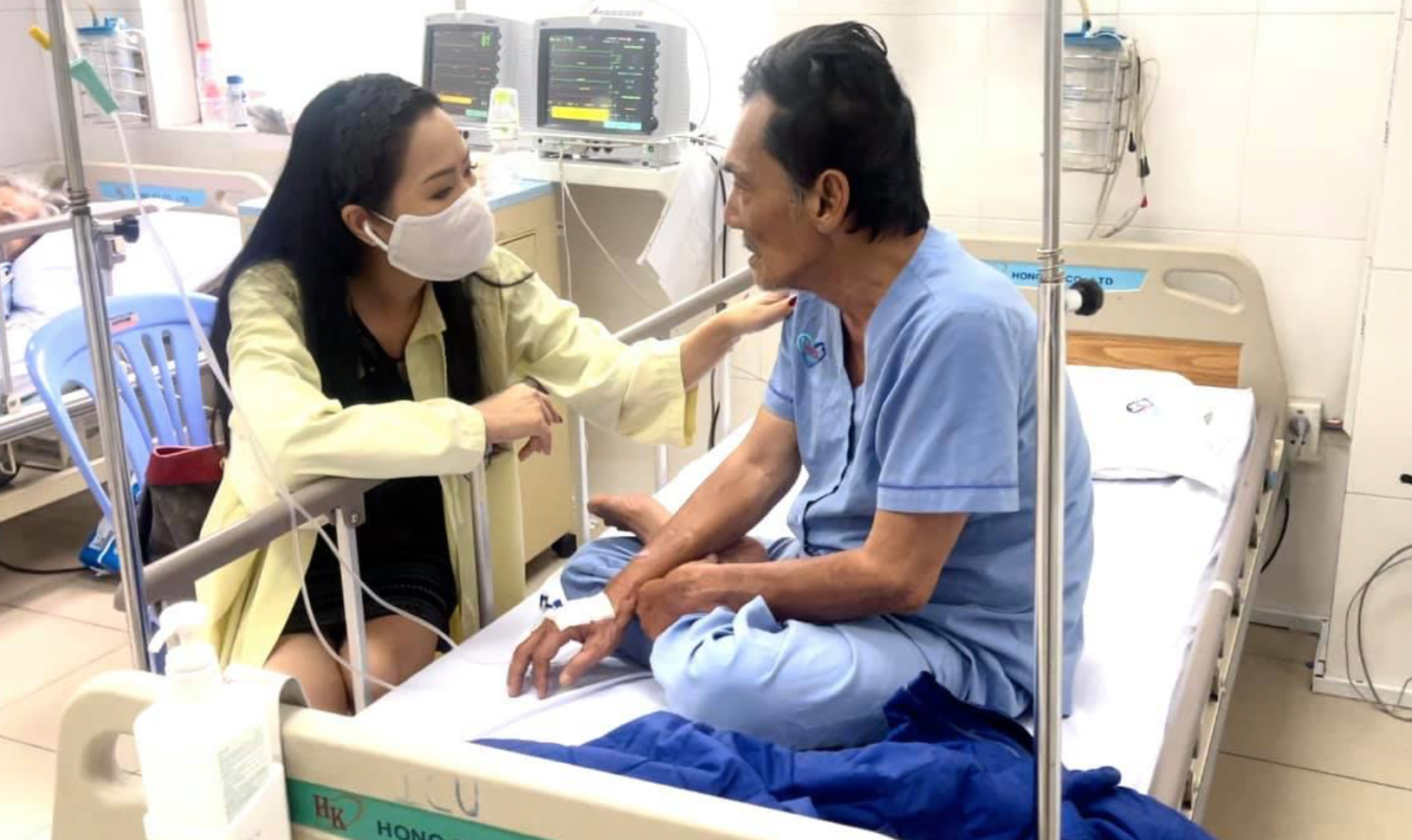 Nghệ sĩ Thương Tín ngồi dậy được  sau đột quỵ - 1