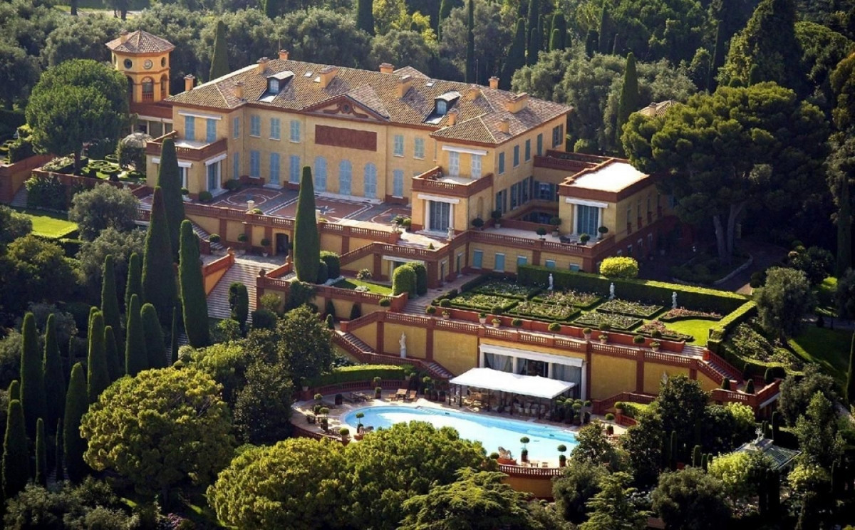 Villa cổ kính ở Pháp trị giá 500 triệu euro.