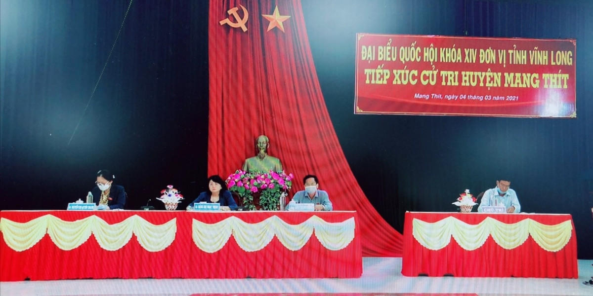 Phó Chủ tịch nước Đặng Thị Ngọc Thịnh cùng đoàn đại biểu Quốc hội đơn vị tỉnh Vĩnh Long tiếp xúc cử tri huyện Mang Thít, tỉnh Vĩnh Long.