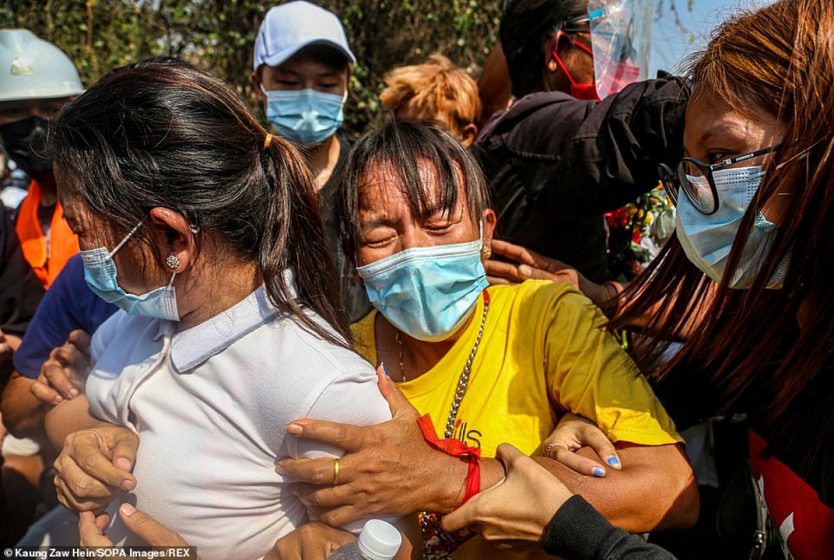 Đám tang nữ sinh bị thiệt mạng trong cuộc biểu tình phản đối đảo chính ở Myanmar - 4