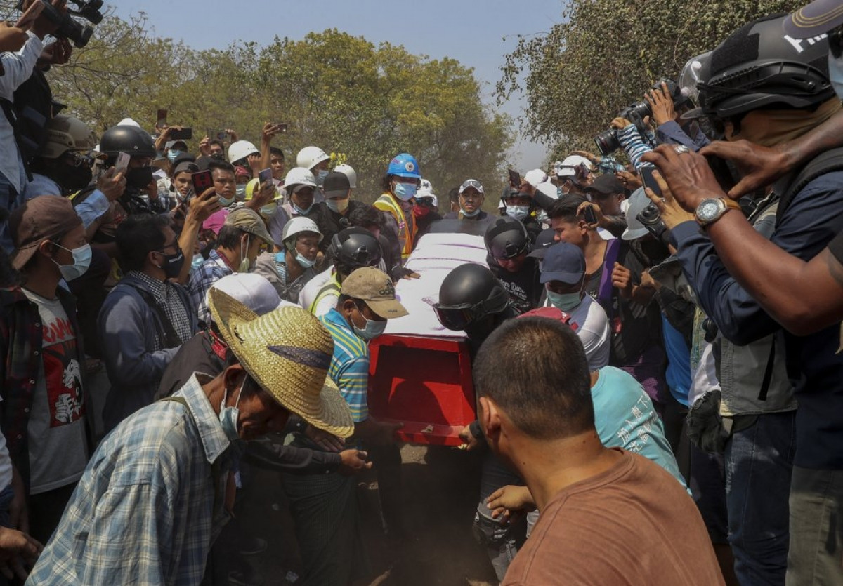 Đám tang nữ sinh bị thiệt mạng trong cuộc biểu tình phản đối đảo chính ở Myanmar - 6