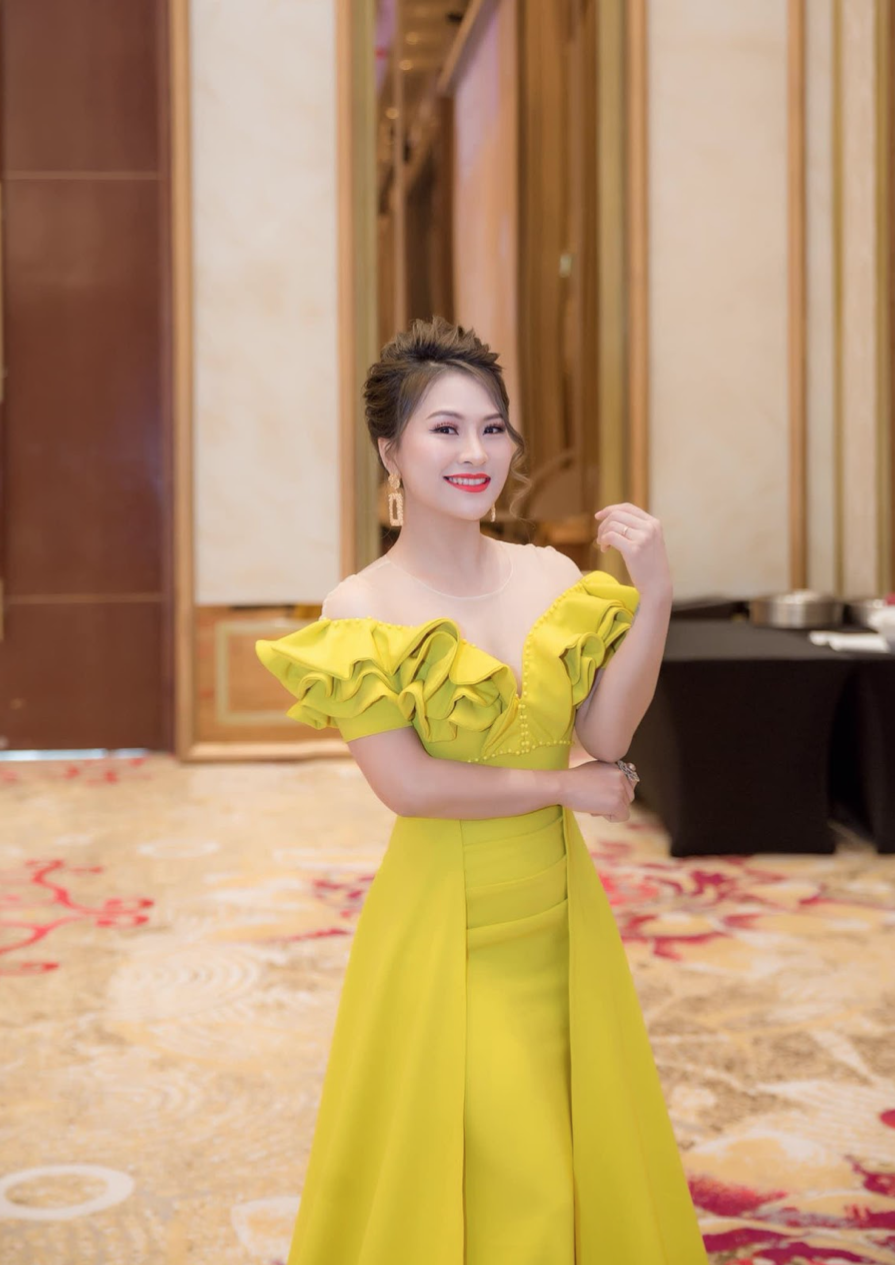 MC Dương Suri: 'Bông hồng' xinh đẹp và tài năng - 1