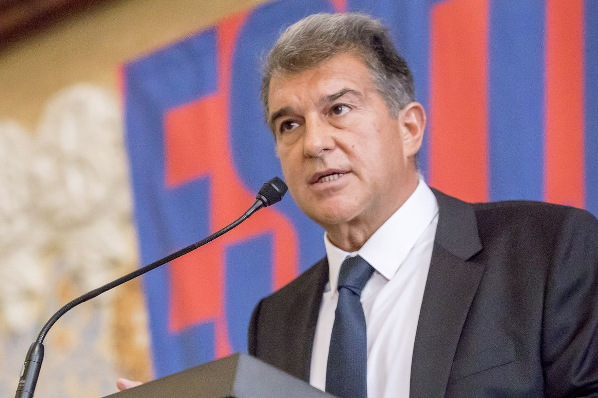 Joan Laporta đắc cử chủ tịch Barca, quyết giữ chân Lionel Messi - 1