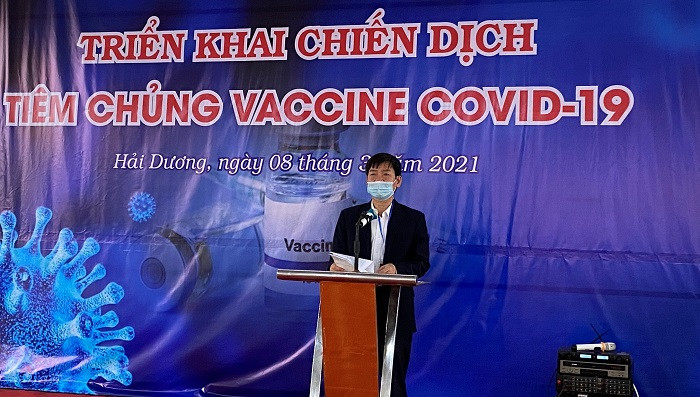 Ảnh: Những mũi tiêm vaccine COVID-19 đầu tiên ở Hà Nội và Hải Dương  - 8