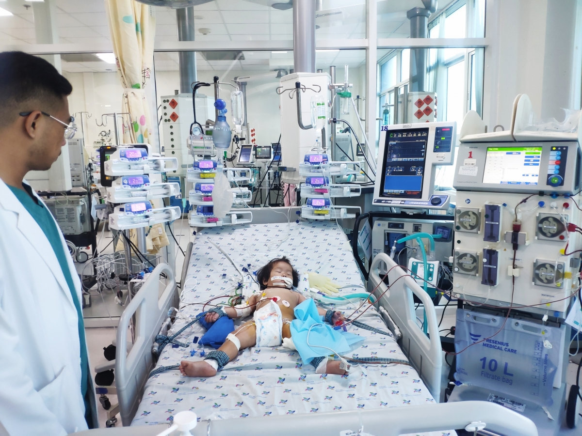 bệnh nhi đã thoát cơn nguy kịch (Bệnh viện cung cấp)