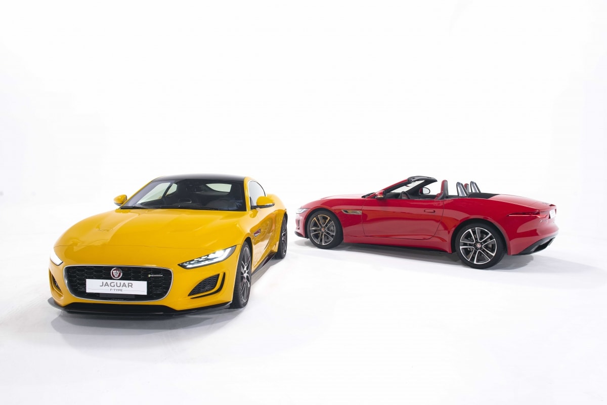 Ngày 9/3 vừa qua, Phú Thái Mobility, đơn vị phân phối Jaguar Land Rover tại Việt Nam đã chính thức ra mắt hai mẫu xe thể thao Jaguar F-Type và F-Type Convertible. 
