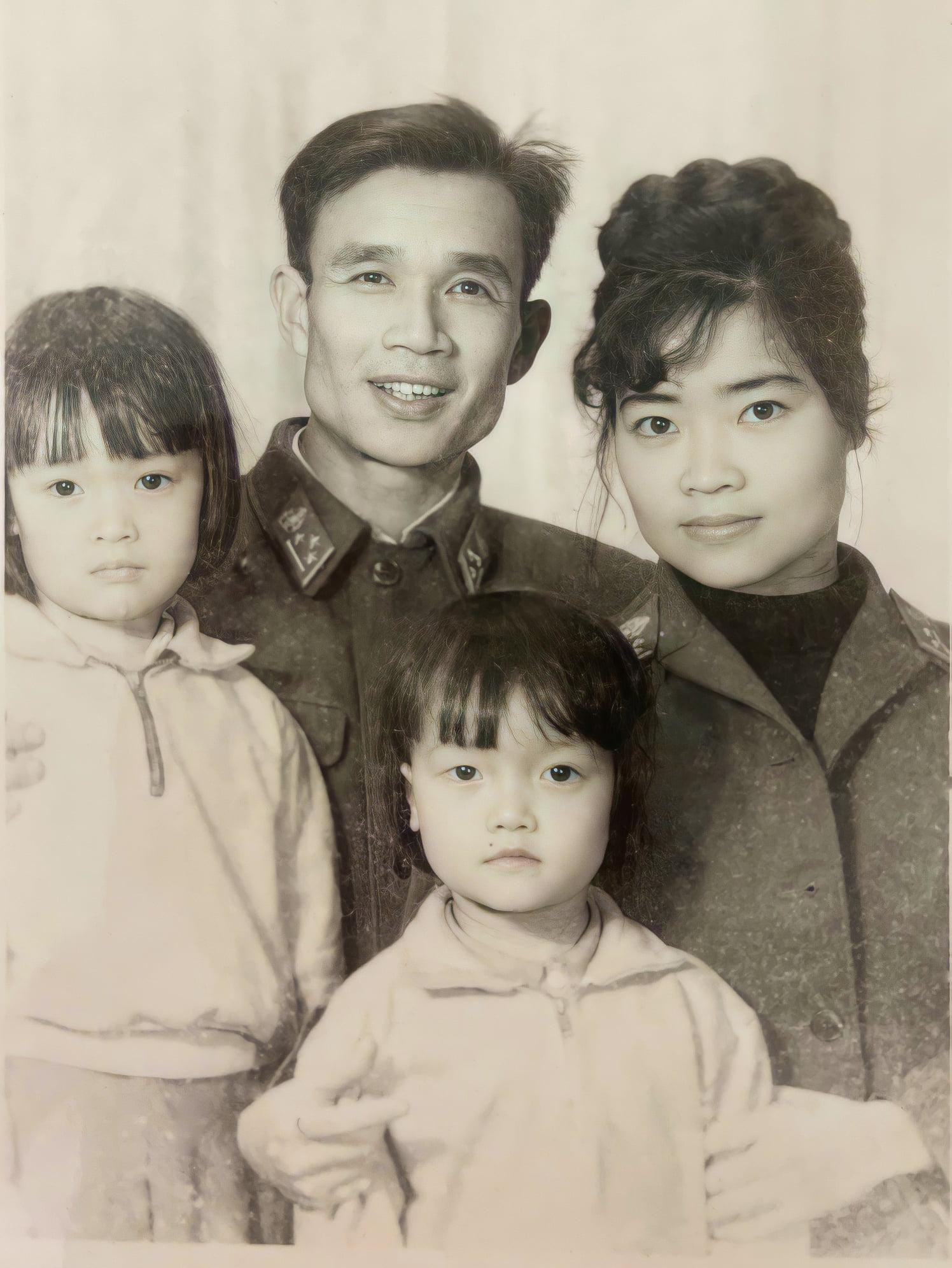 Vân Dung khoe ảnh thời trẻ chụp chung với Hiệp Gà, Quang Thắng - 2