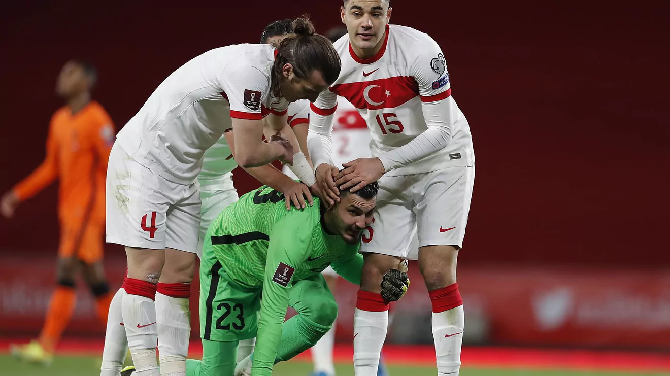 Thổ Nhĩ Kỳ đi tìm World Cup sau 20 năm - 1