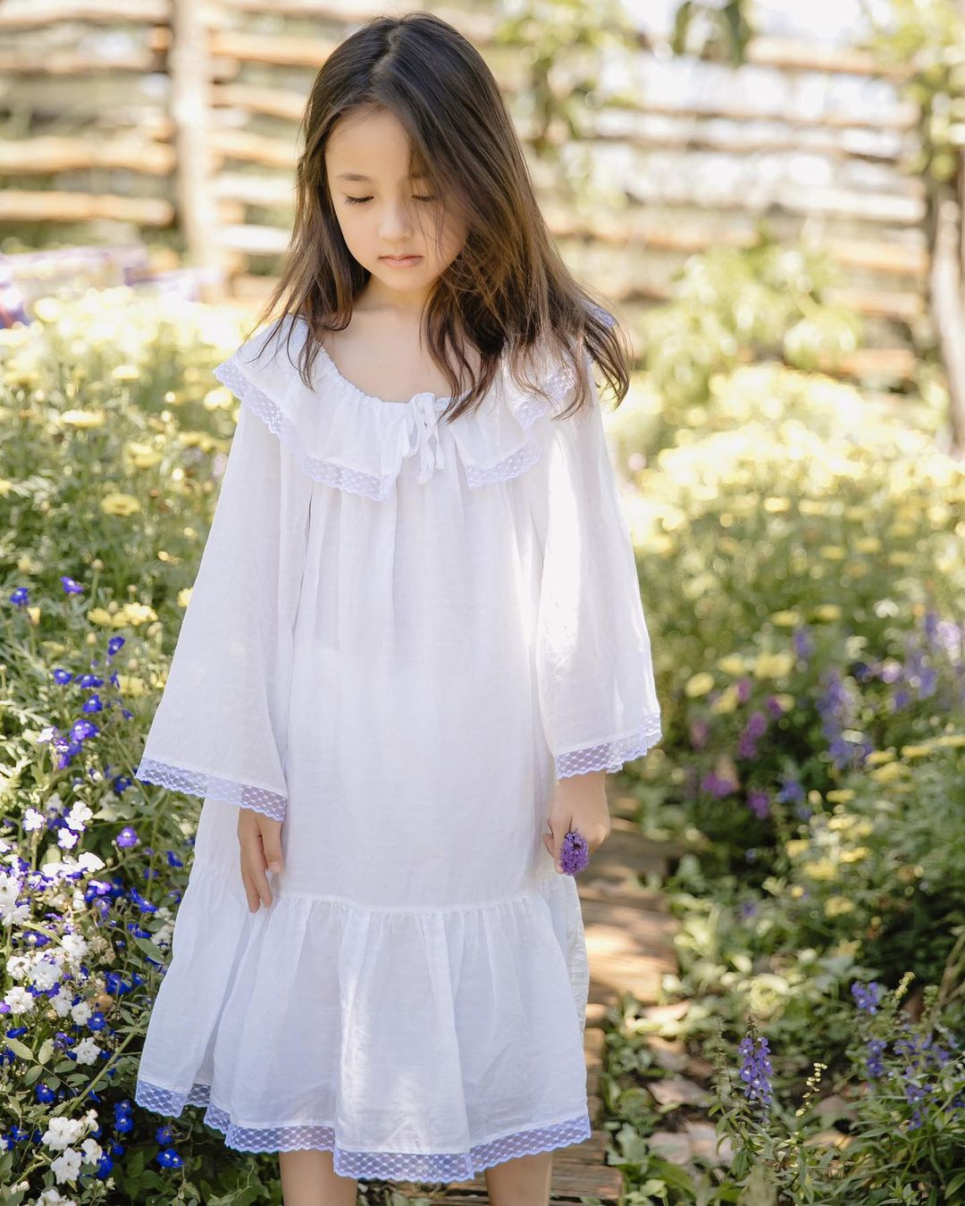Con gái 5 tuổi của Hoa hậu Hà Kiều Anh xinh như thiên thần - 4
