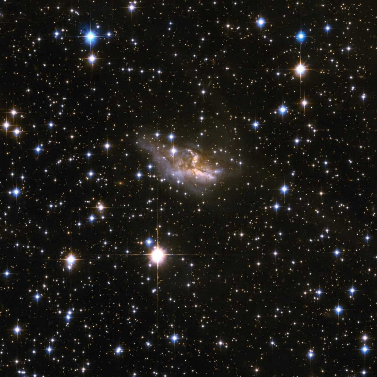 NGC 4874 được nhà thiên văn học người Anh Frederick William Herschel I phát hiện năm 1785.