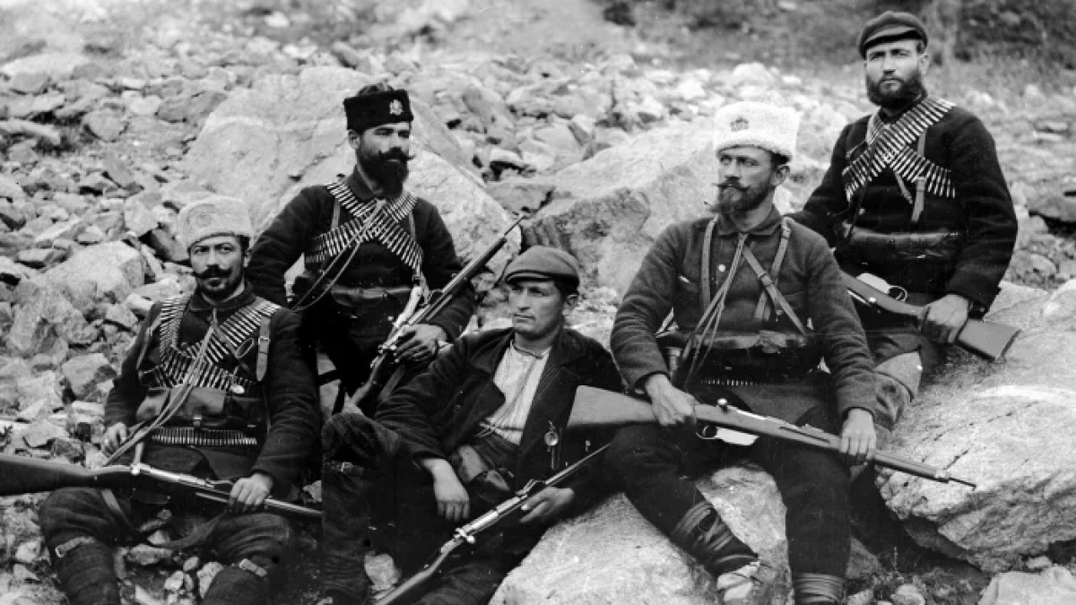 Binh lính trên chiến trường trong Chiến tranh Balkan. Ảnh: Getty Images