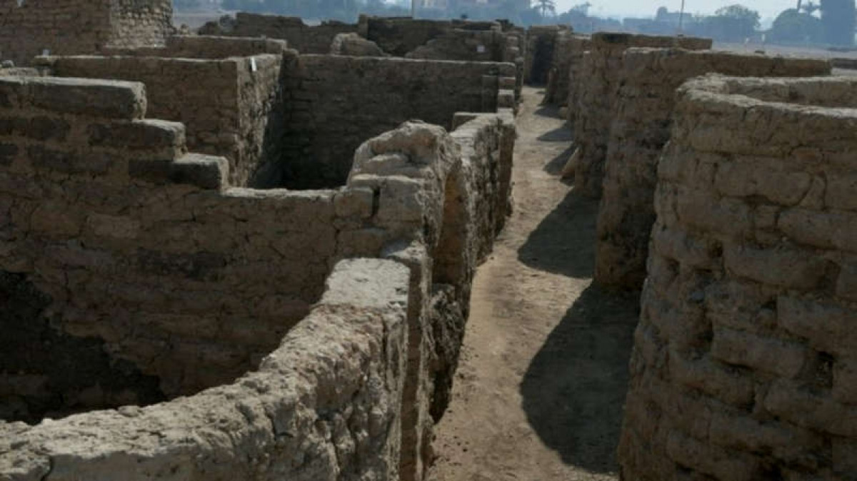 Thành phố cổ đại lớn nhất Ai Cập được xây dựng vào thời kỳ trị vì của pharaoh Amenhotep III. Ảnh: Reuters