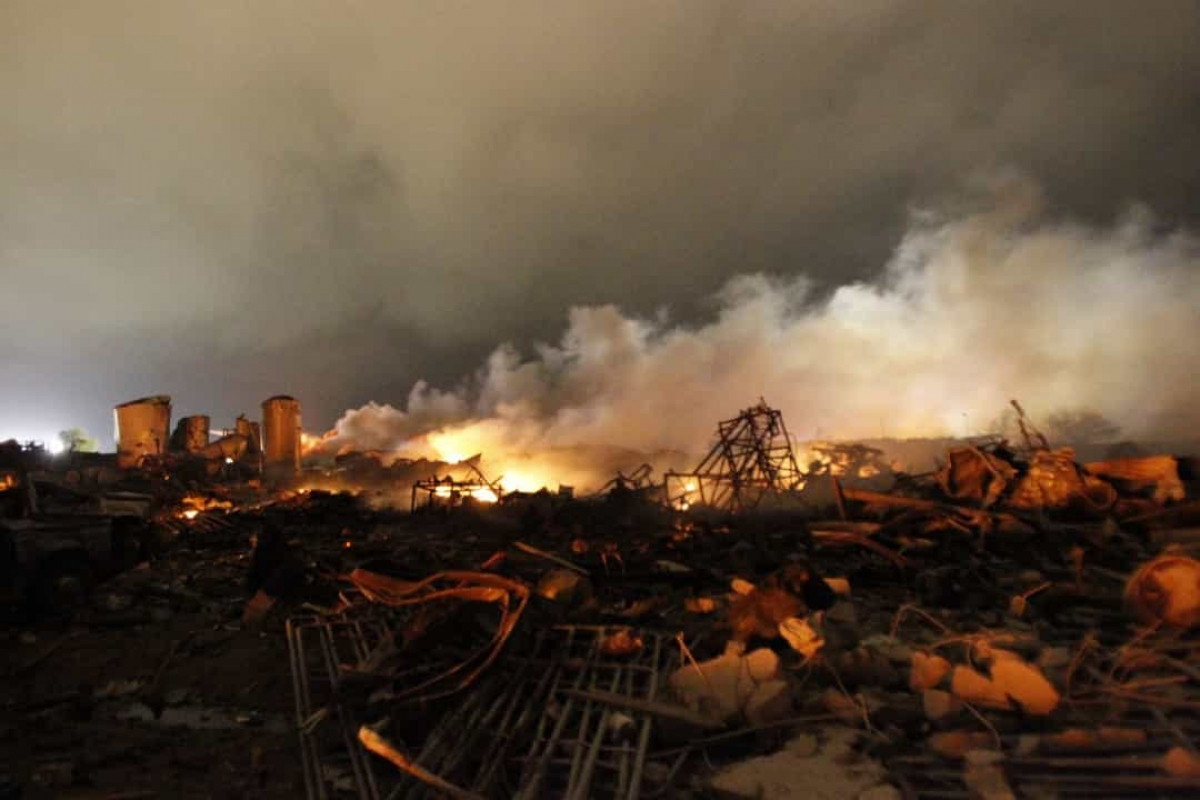 Vụ nổ Công ty Phân bón West (ngày 17/4/2013). Sau vụ cháy nhà máy phân bón, một vụ nổ do amoni nitrat đã xảy ra, khiến 15 người chết và hơn 160 người bị thương./. 