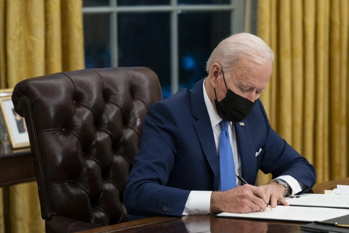 Tổng thống Mỹ Joe Biden tại Phòng Bầu dục của Nhà Trắng hồi tháng 2/2021. Ảnh: AP.