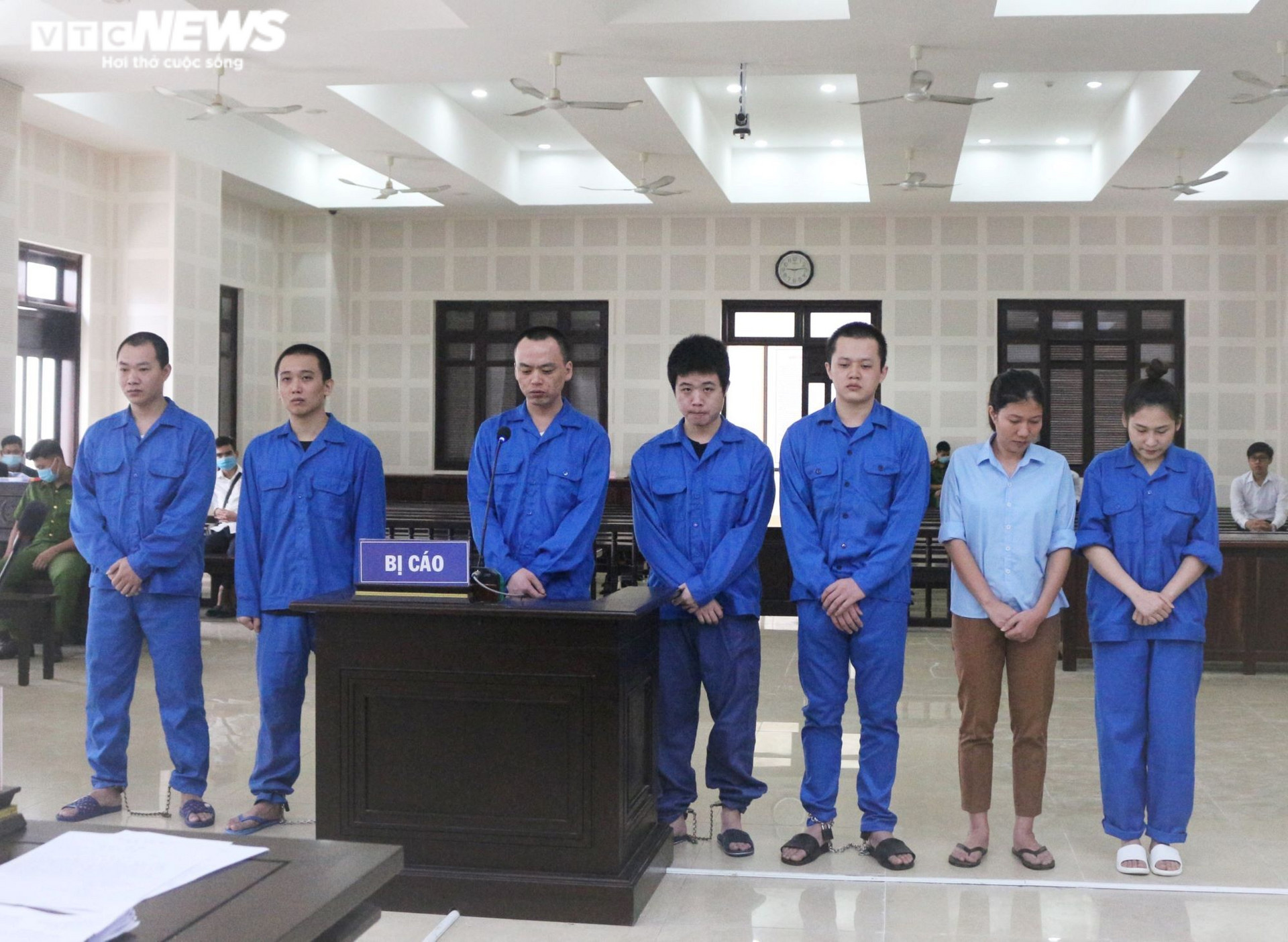17 năm tù giam cho 2 phụ nữ đưa người Trung Quốc nhập cảnh trái phép để đánh bạc - 1