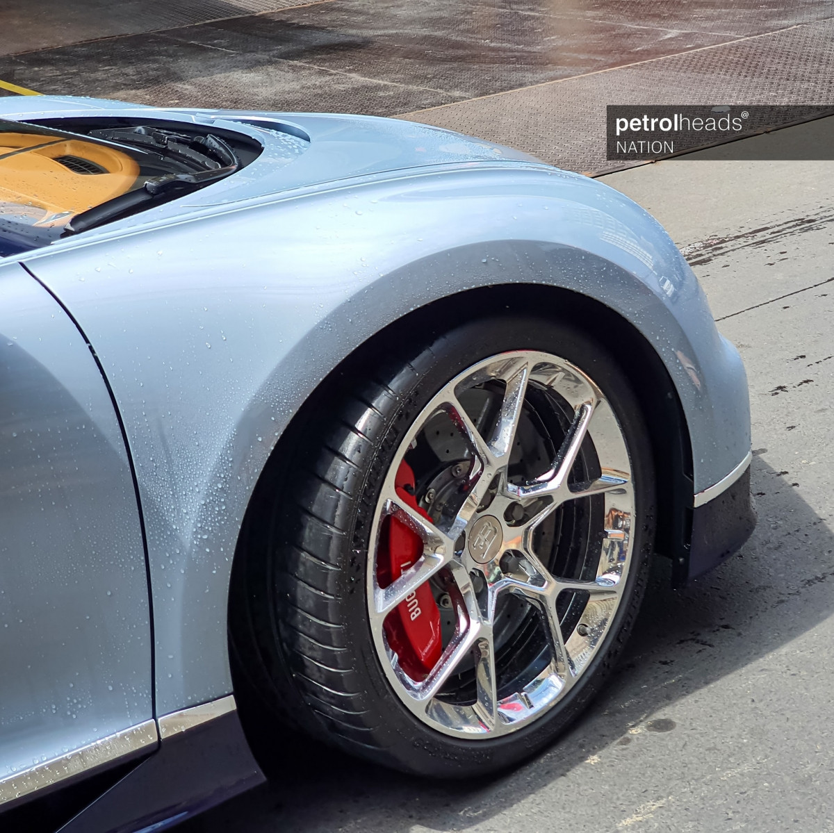 Bugatti chỉ sản xuất 500 chiếc Chiron với giá bán mỗi chiếc ở mức trên 3 triệu USD.
