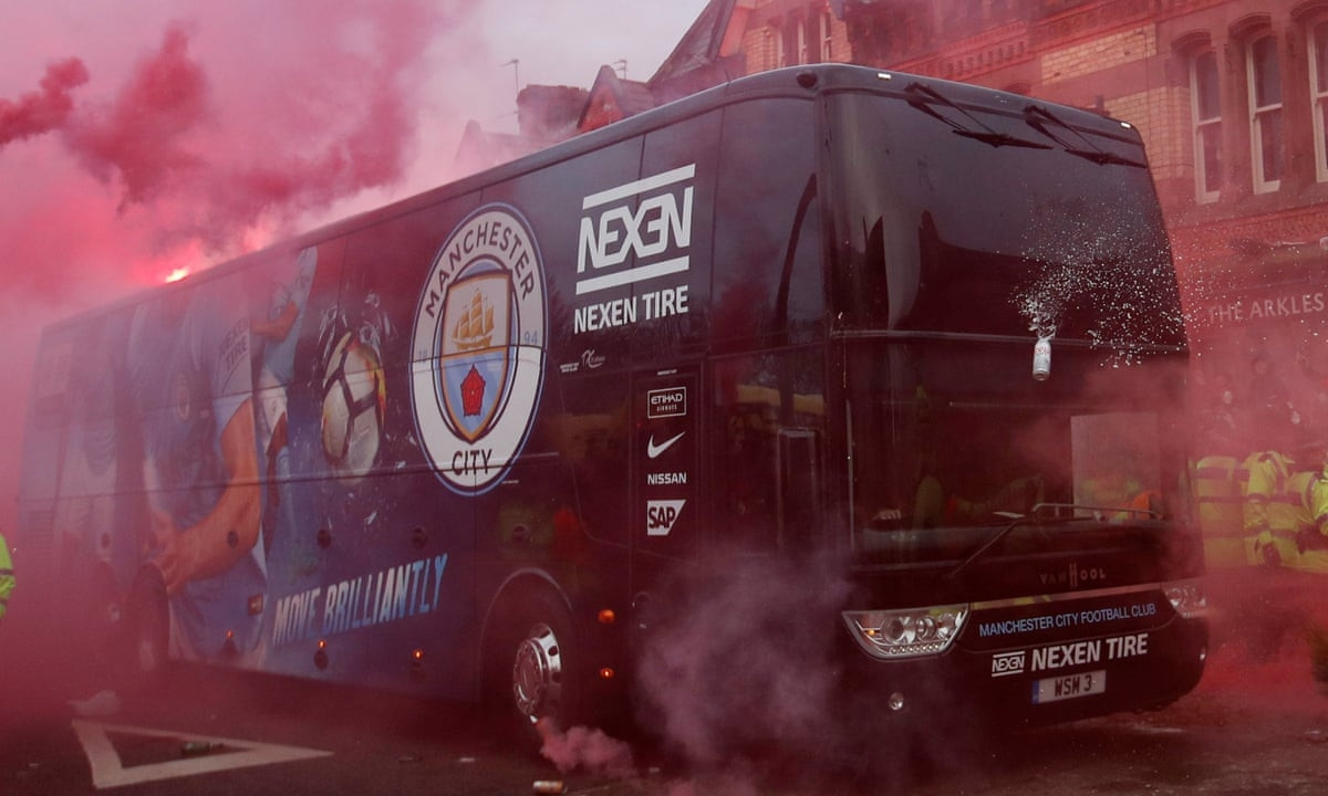 Sự việc tương tự từng diễn ra khi xe bus của Man City bị tấn công trong chuyến làm khách tại Anfield hồi năm 2018.