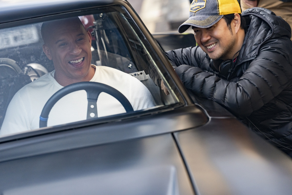 Vin Diesel và đạo diễn Justin Lin thân thiết trên phim trường.