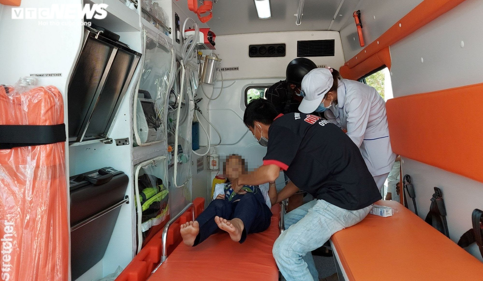 Chơi đồ chơi lạ, hơn 30 học sinh tiểu học Đà Nẵng nhập viện cấp cứu - 2