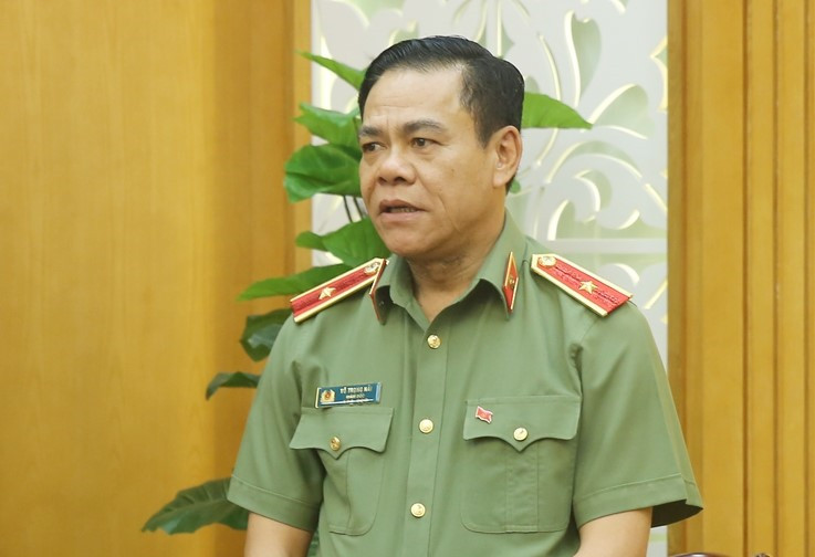 Ông Võ Trọng Hải được giới thiệu bầu giữ chức Chủ tịch UBND tỉnh Hà Tĩnh - 1