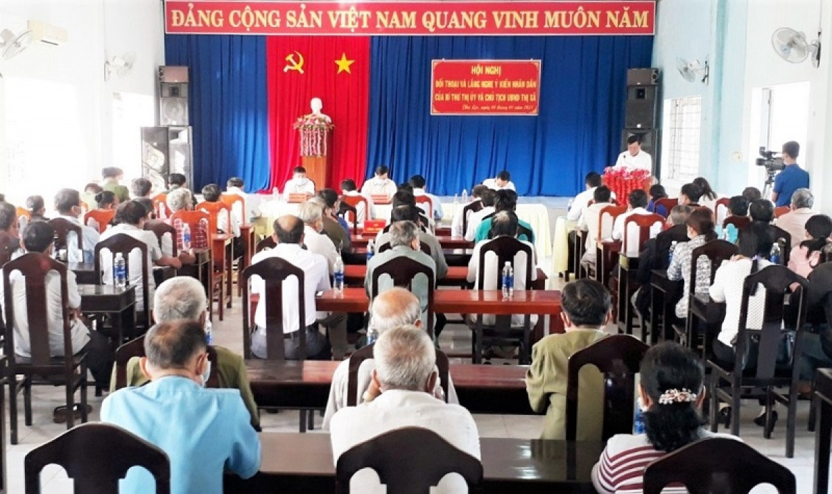 Hội nghị đối thoại và lắng nghe ý kiến đóng góp của nhân dân tại xã Phú Lộc (thị xã Tân Châu, An Giang). (Ảnh: tuyengiaoangiang.vn)