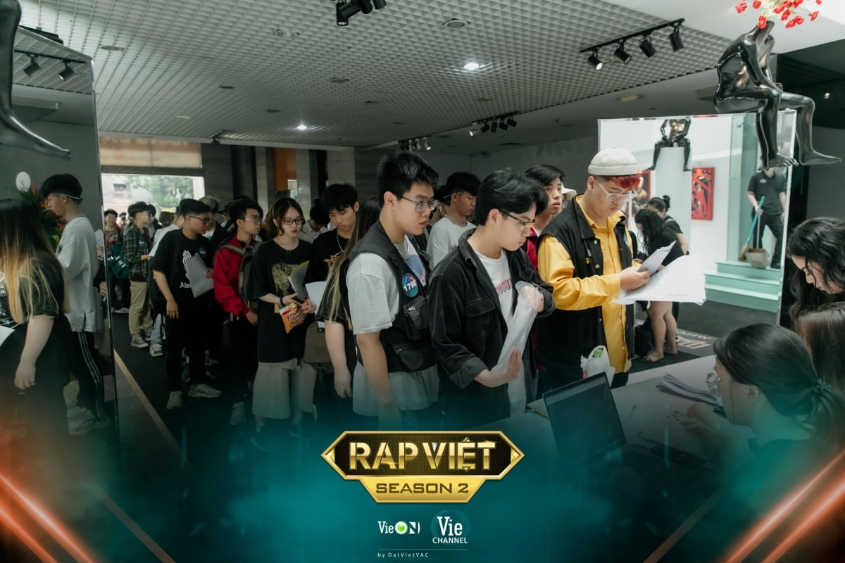 Buổi casting Rap Việt - mùa 2 tại Hà Nội thu hút đông đảo thí sinh tham gia.