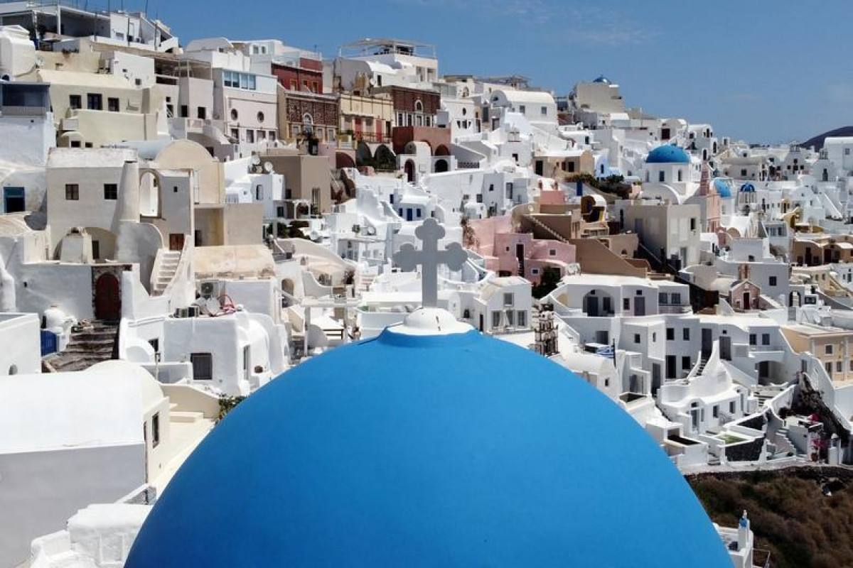 Santorini, điểm du lịch nổi tiếng ở Hy Lạp. Nguồn: Reuters