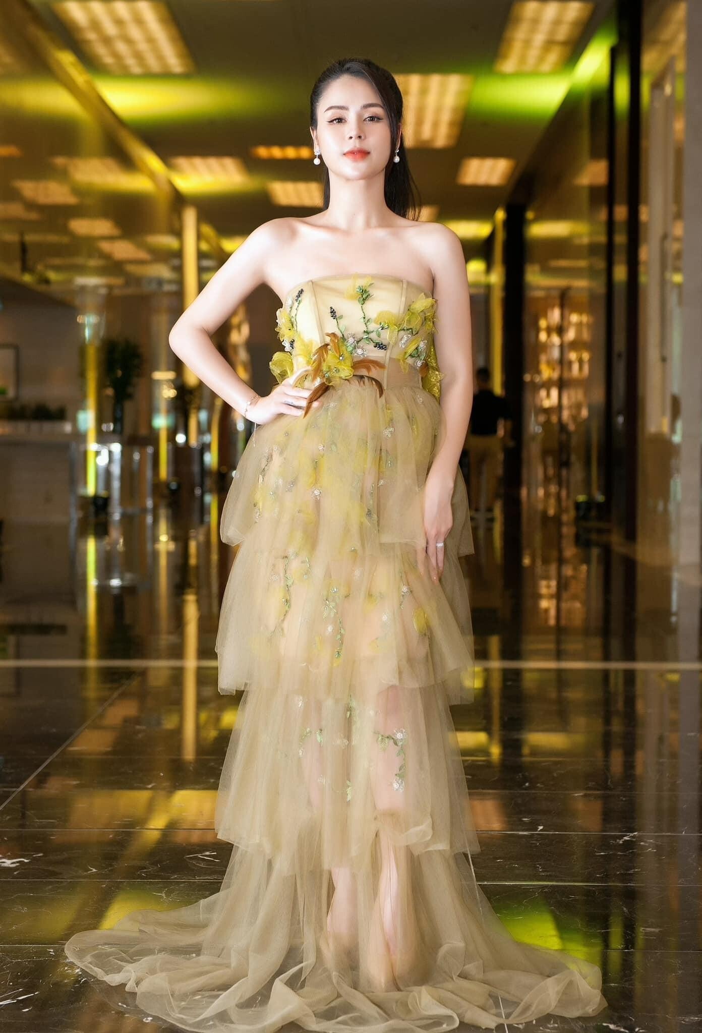 Nhan sắc kẹo ngọt của Lương Thu Trang 'Hướng dương ngược nắng' - 10