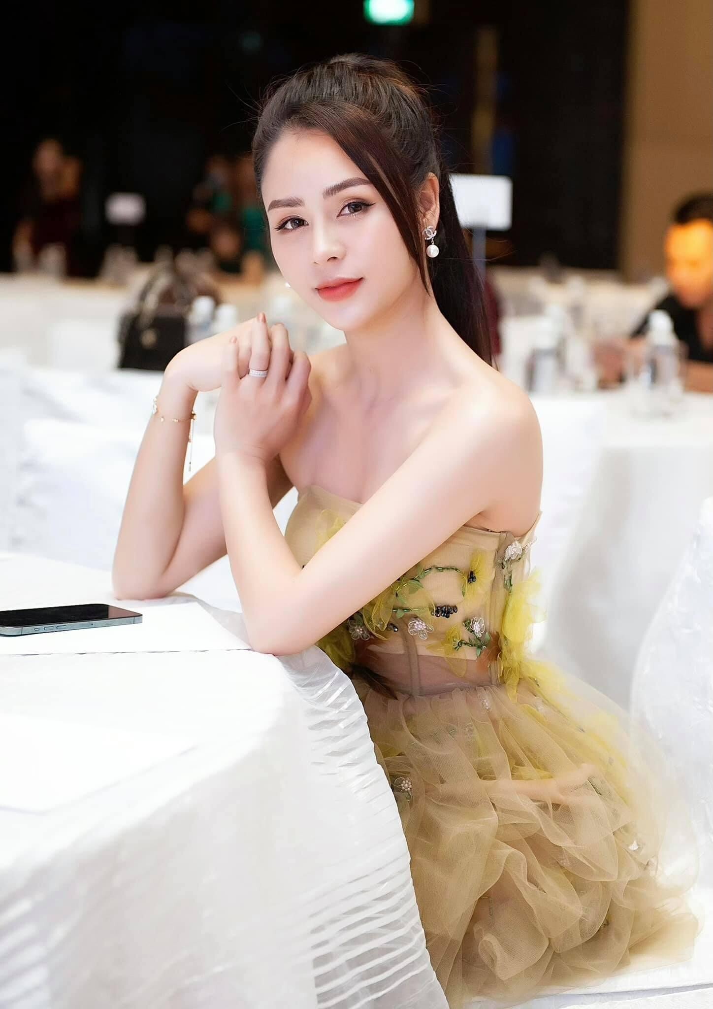 Nhan sắc kẹo ngọt của Lương Thu Trang 'Hướng dương ngược nắng' - 8
