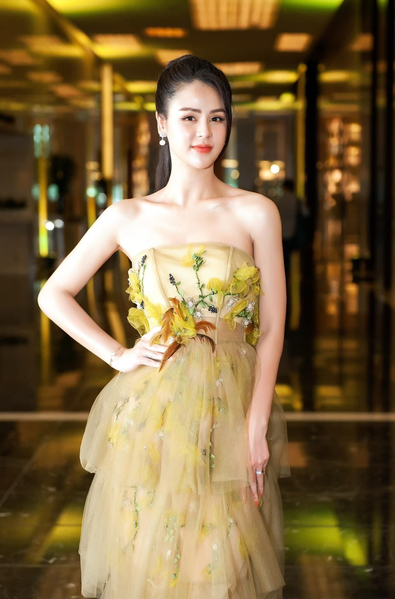 Nhan sắc kẹo ngọt của Lương Thu Trang 'Hướng dương ngược nắng' - 9