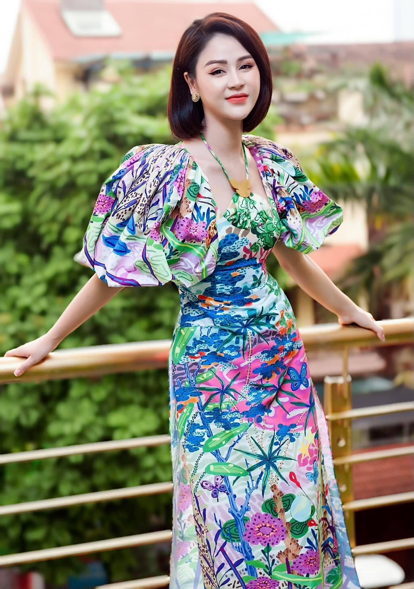 Nhan sắc kẹo ngọt của Lương Thu Trang 'Hướng dương ngược nắng' - 2