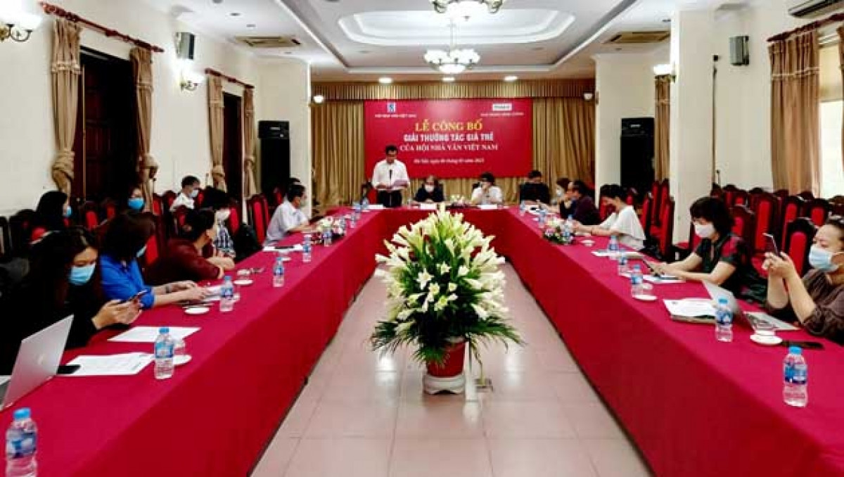 Quang cảnh Lễ công bố Giải thưởng Tác giả trẻ của Hội Nhà văn Việt Nam. 