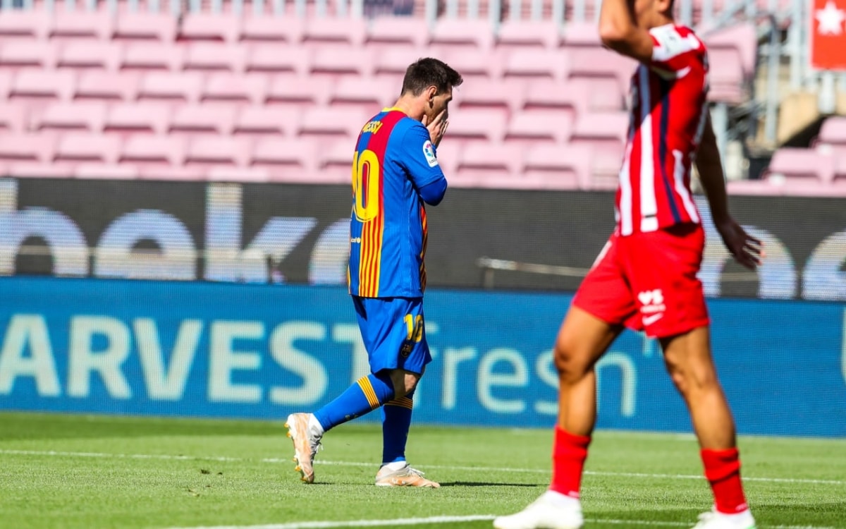 Messi 2 lần bị Oblak từ chối siêu phẩm kể từ đầu trận. (Ảnh: Getty)