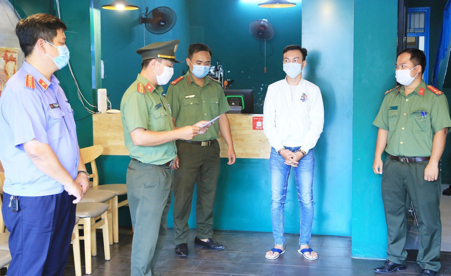 Bắt Giám đốc công ty tại Đà Nẵng bảo lãnh người nước ngoài nhập cảnh trái phép - 1