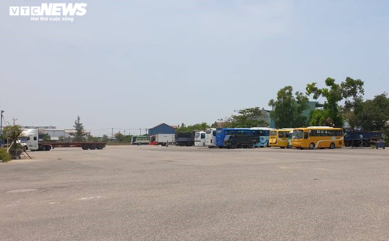 Quảng Nam tạm dừng hoạt động vận tải hành khách đến địa phương có dịch COVID-19 - 1