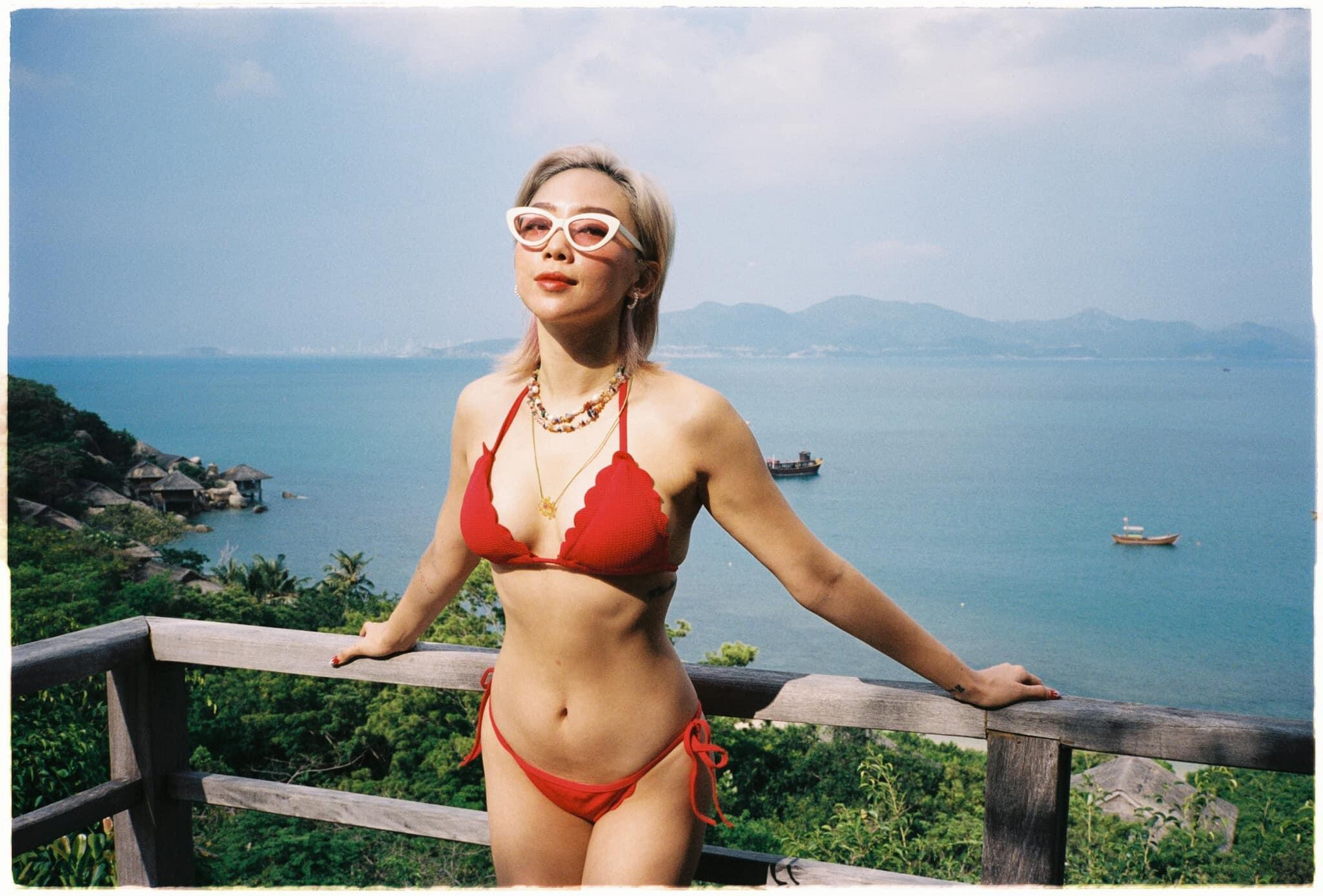 Tóc Tiên khoe ảnh bikini nóng bỏng trước sinh nhật tuổi 32 - 2