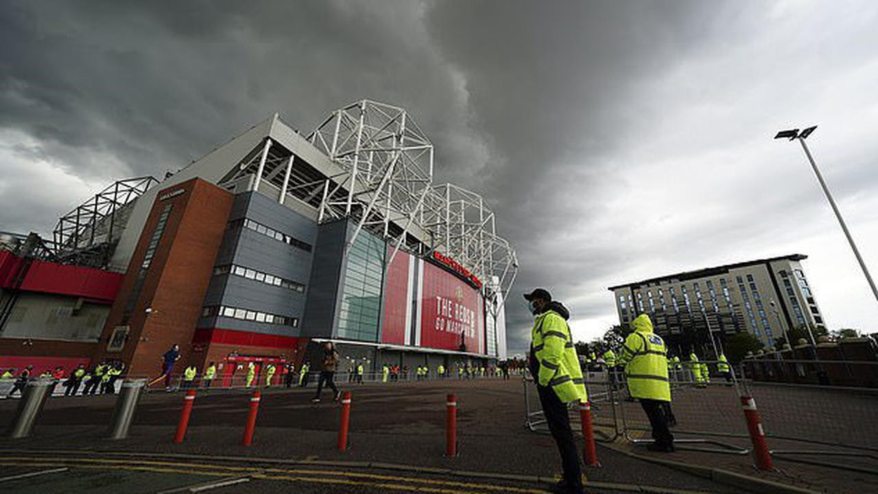Lo CĐV biểu tình phá hoại, trận Man Utd vs Liverpool được siết chặt an ninh - 2